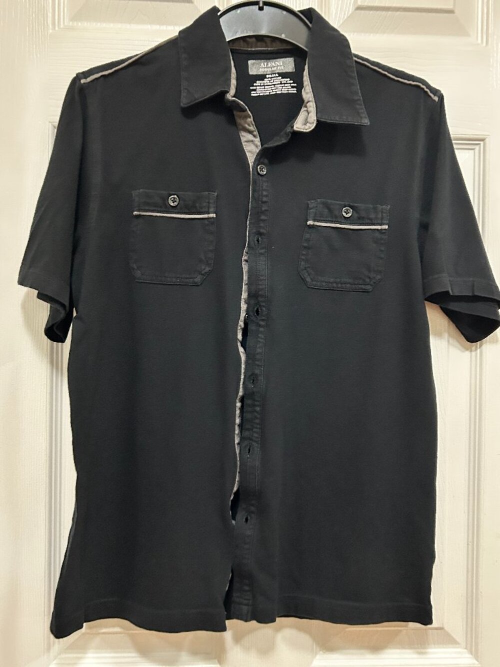 Bundle: (2) Button-Down Shirt - Small - Picture 4 of 5